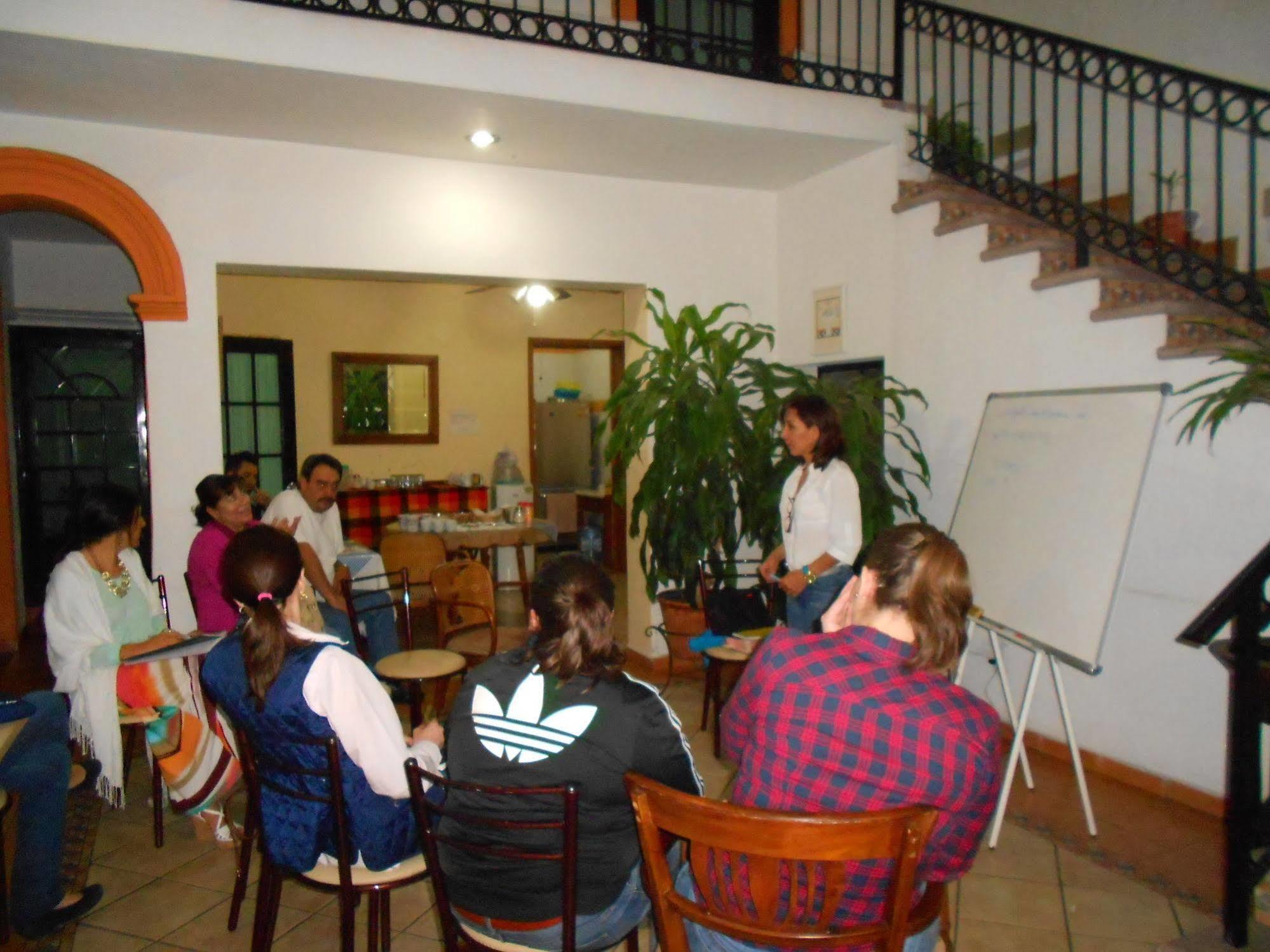 Oyo Hotel Posada Garibaldi Guadalajara Eksteriør bilde
