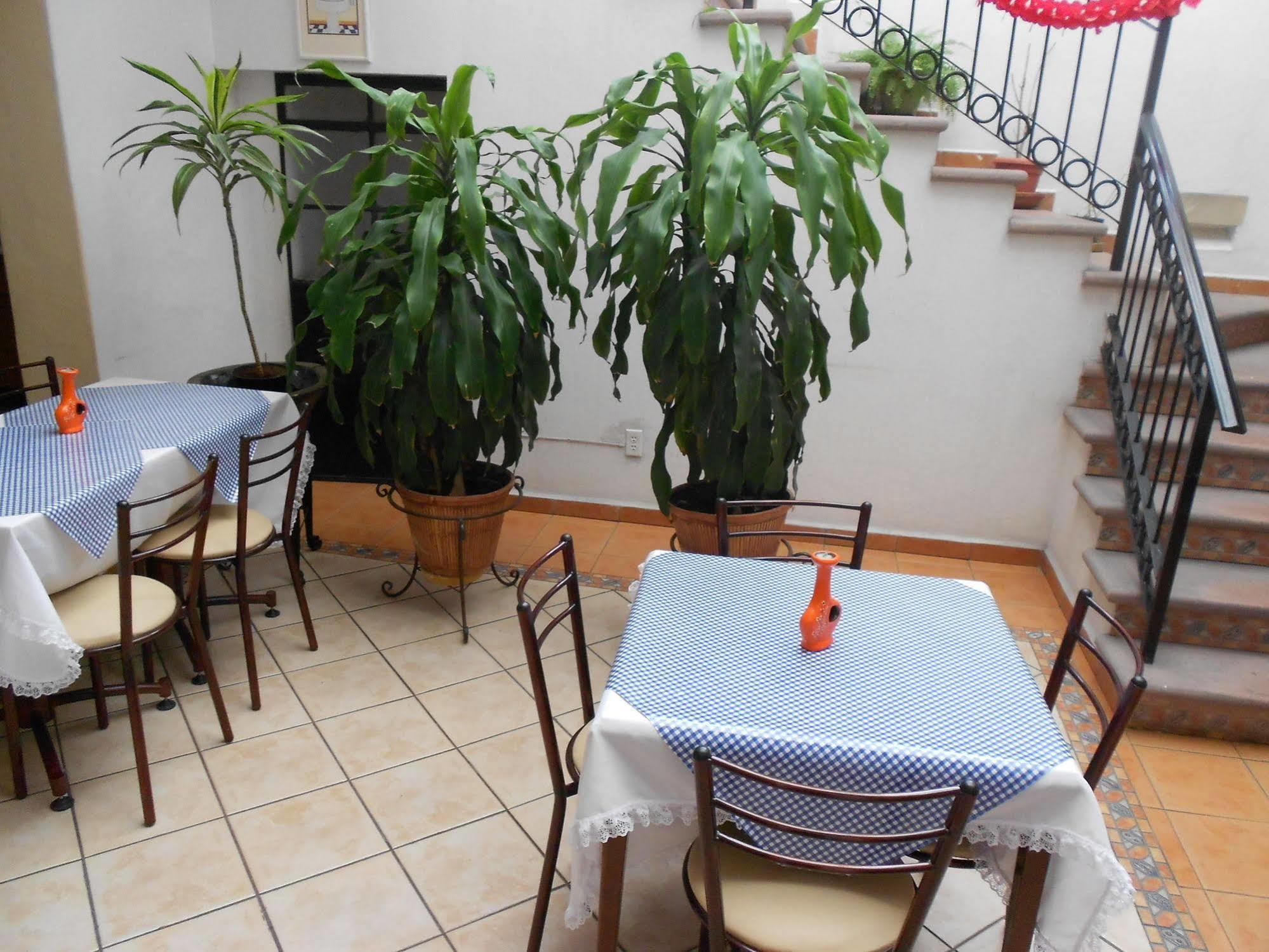 Oyo Hotel Posada Garibaldi Guadalajara Eksteriør bilde