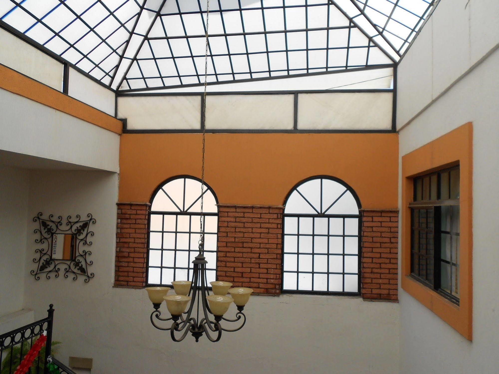 Oyo Hotel Posada Garibaldi Guadalajara Eksteriør bilde