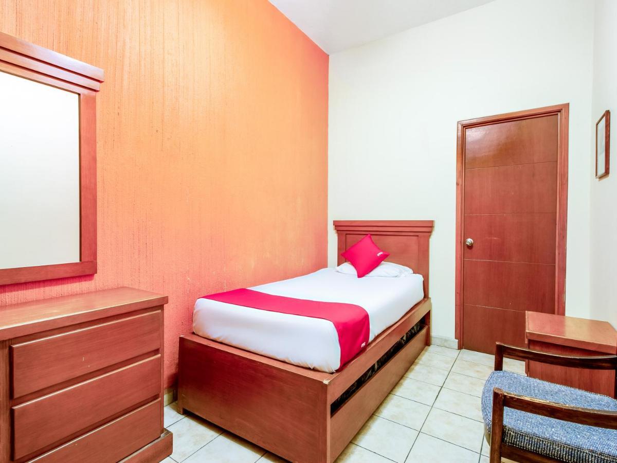 Oyo Hotel Posada Garibaldi Guadalajara Eksteriør bilde