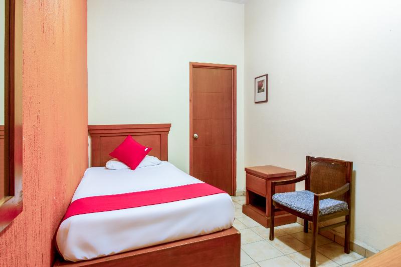 Oyo Hotel Posada Garibaldi Guadalajara Eksteriør bilde